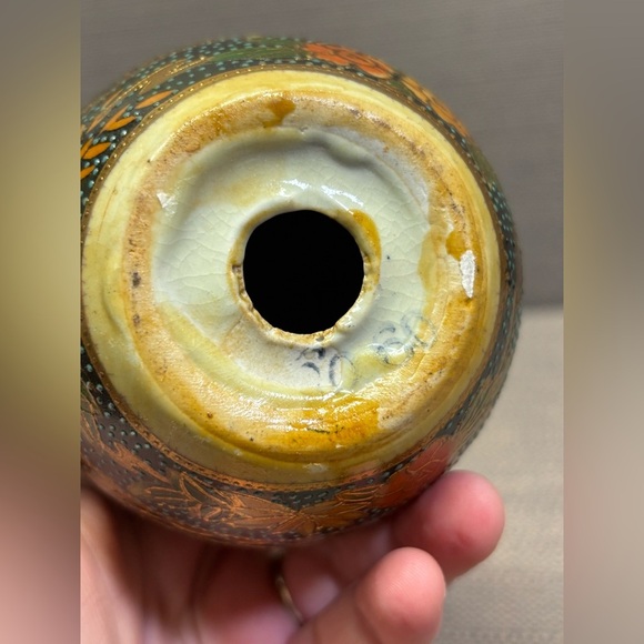 Satsuma Style Decorated Ceramic Egg on Pedestal - Picture 5 of 5